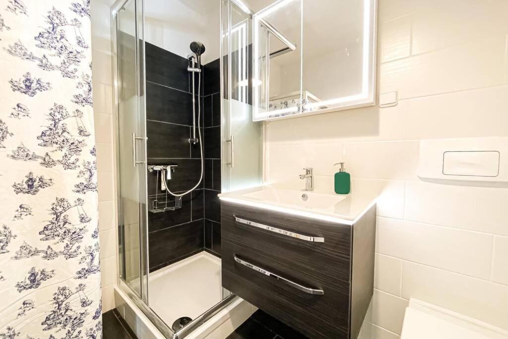 Apartment Am Auensee Mit Grosser Terrasse & Privat-Parkplatz Лайпциг Екстериор снимка