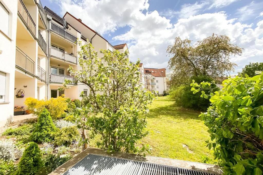 Apartment Am Auensee Mit Grosser Terrasse & Privat-Parkplatz Лайпциг Екстериор снимка