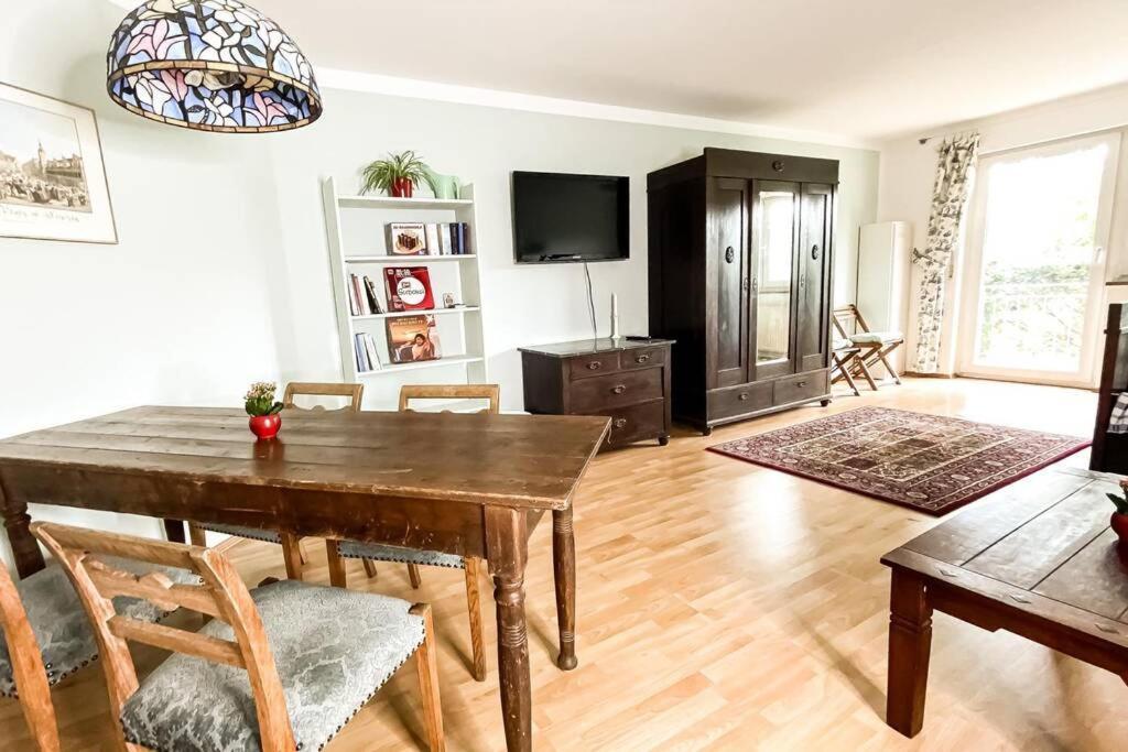 Apartment Am Auensee Mit Grosser Terrasse & Privat-Parkplatz Лайпциг Екстериор снимка
